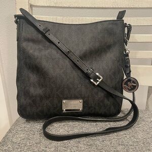 Michael Kors Jet Set Travel messenger black Crossbody Bag